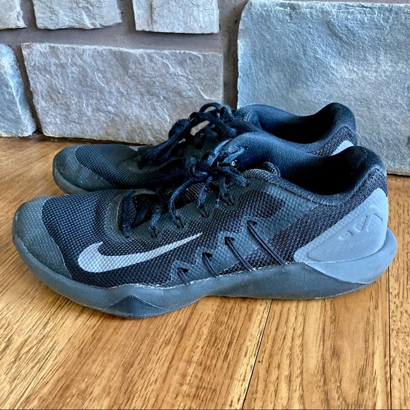 NIKE Training Shoes black grey - Picture 6 of 7
